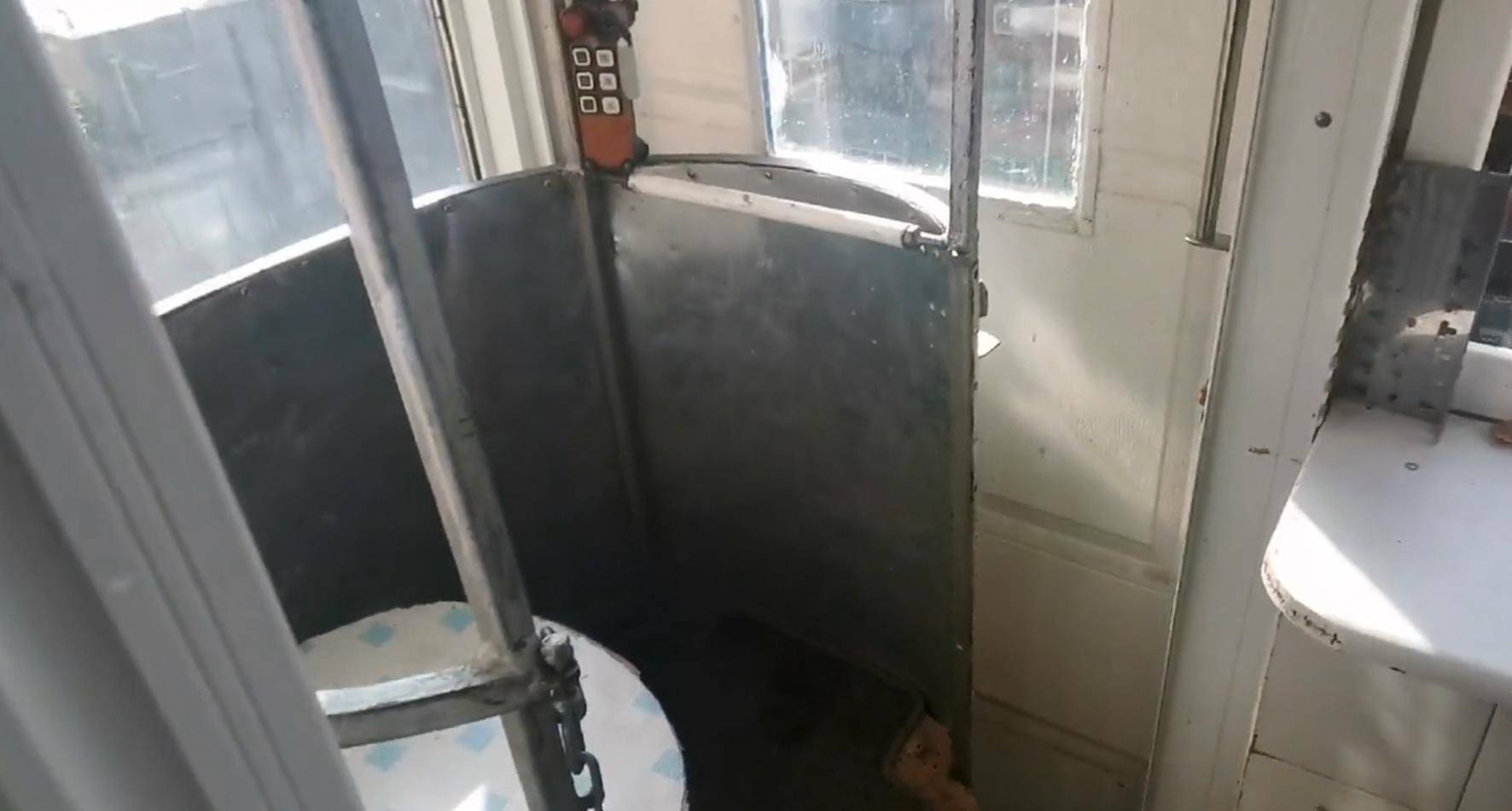 辽宁葫芦岛一老人自制电梯上五楼<strong></p>
<p>世界原油储量</strong>，居委会：曾申请专利，目前已拆除