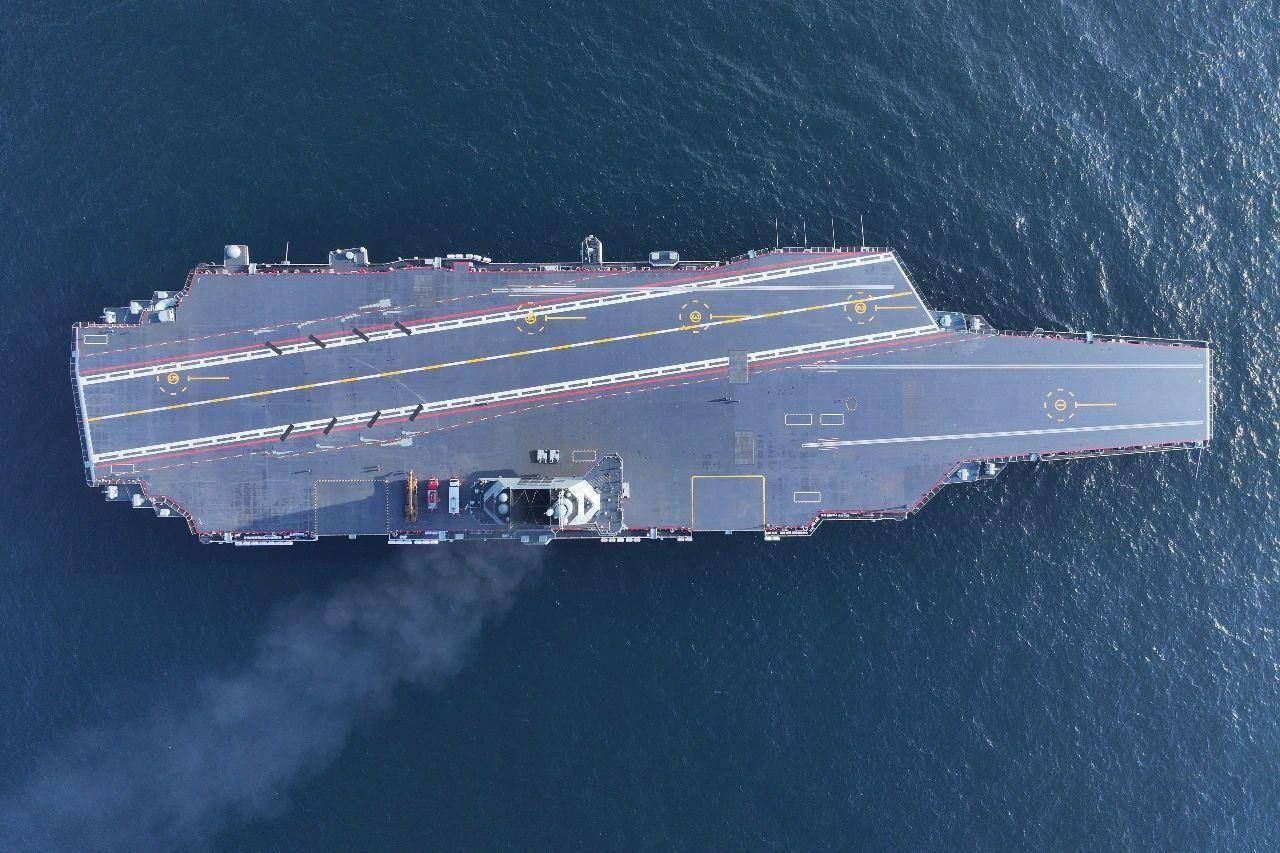 福建舰将迎重要纪念日<strong></p>
<p>世界原油期货</strong>，成长印迹一文回顾