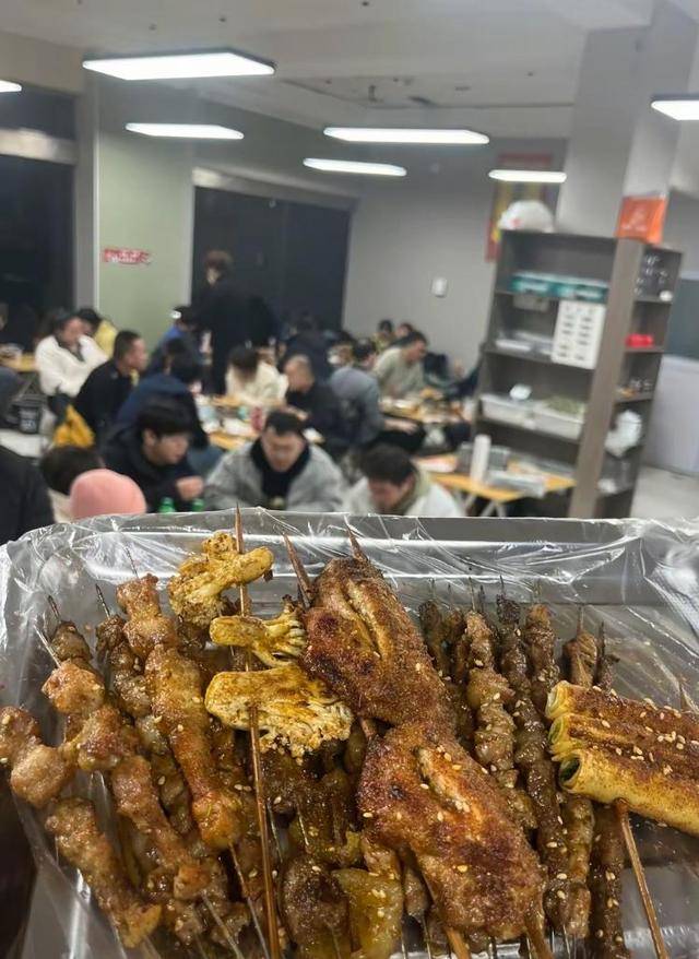 常州一烧烤店花10万赞助苏超<strong></p>
<p>原油技巧</strong>，因系唯一个体赞助商爆火，附近商户：之前生意一直好