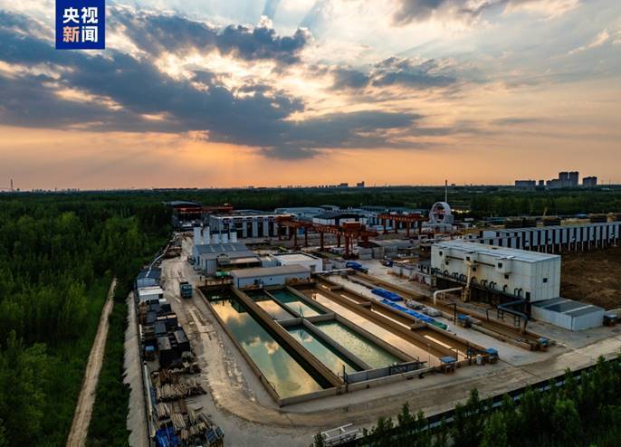 世界最大直径<strong></p>
<p>原油技巧</strong>！“山河号”盾构机在山东顺利穿越黄河