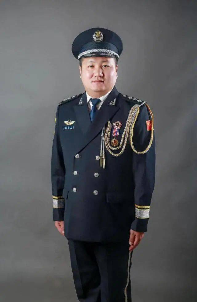 生于1989年<strong></p>
<p>原油技巧</strong>，杨旭恒递补为河南省委委员