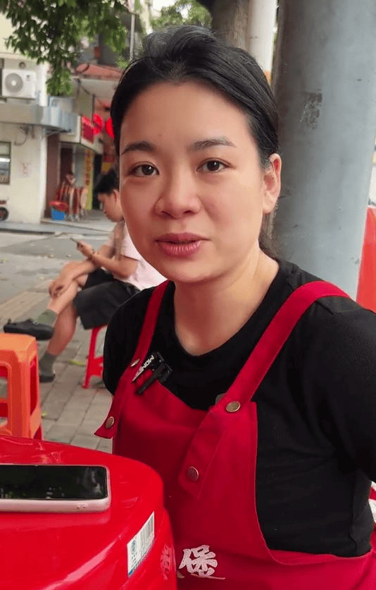 广东江门一饭店白米饭免费<strong></p>
<p>原油微信</strong>，老人每天打一碗米饭配酱油吃，店主：只要营业，就一直提供