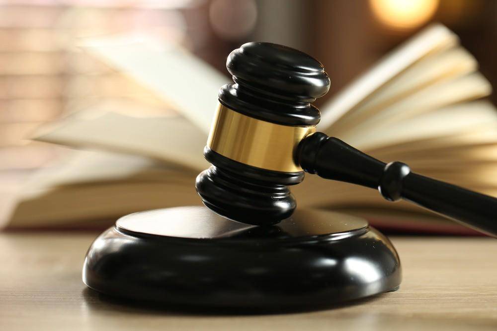 男子呼吸心跳骤停去世<strong></p>
<p>今天国际原油</strong>，妻子发现其生前向情人转账230万元起诉对方返还！判了