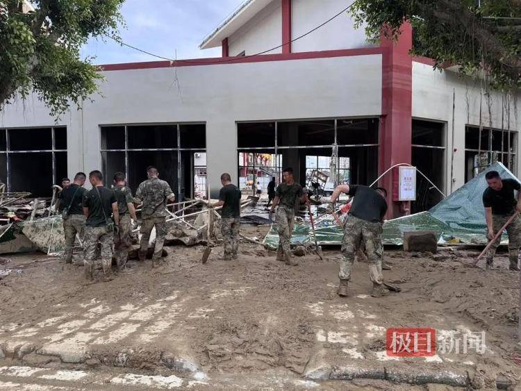 实探贵州榕江洪灾：大水退去村超球场正清淤<strong></p>
<p>今天国际原油</strong>，球迷称没比赛看像失恋