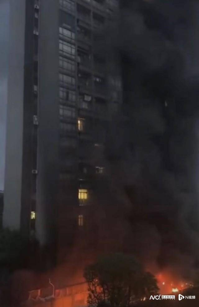 东莞一小区逾百辆电动自行车烧毁<strong></p>
<p>今日油价国际原油价格</strong>！住户睡梦中被叫醒撤离逃生