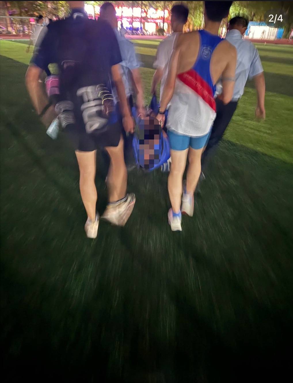 上海一高校学生与校外人士起冲突晕倒后又被脚踹肘击<strong></p>
<p>原油的样子</strong>？校保卫处：正在处理