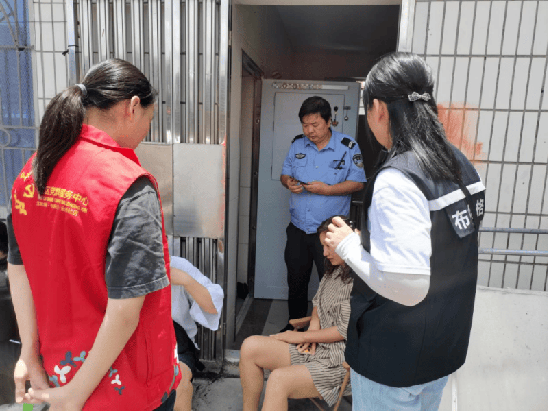 深圳独居女子失联4天<strong></p>
<p>原油的样子</strong>，被发现时正倒在家中