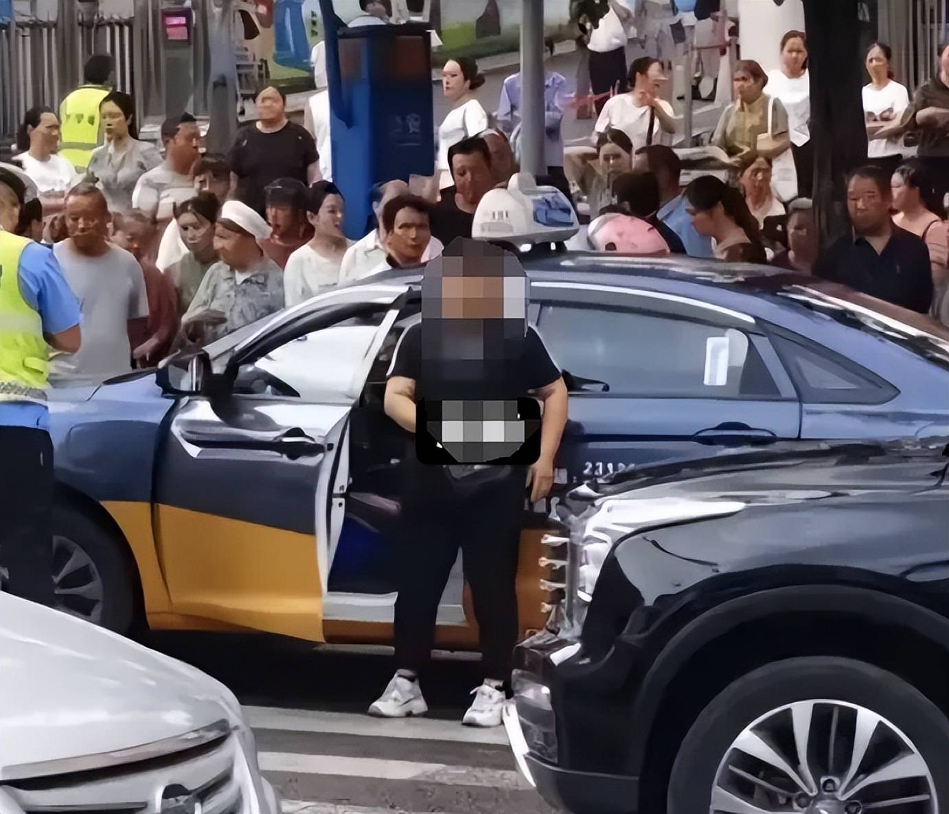 警方通报“贵州8岁女童过斑马线被出租车撞倒身亡”：46岁女子被刑拘<strong></p>
<p>贵金属原油</strong>，不存在二次碾压