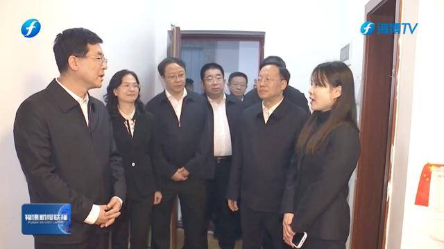 受省委委托<strong></p>
<p>贵金属原油</strong>，省长陪送援藏干部进藏