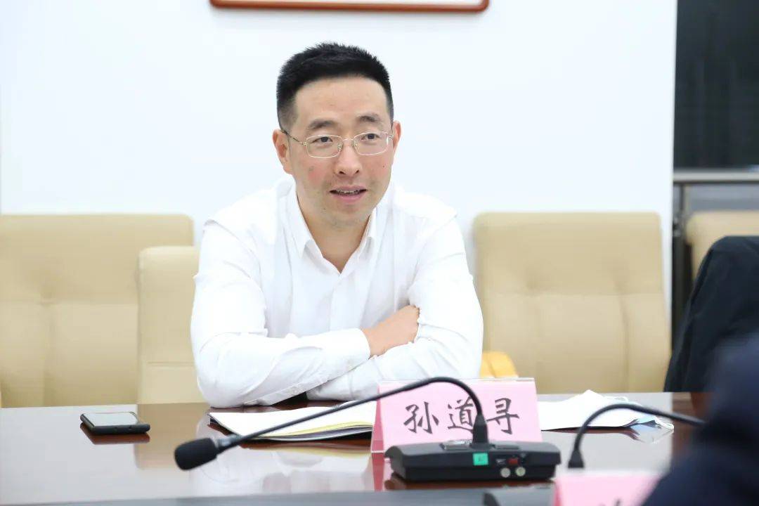 “全国经济最强镇”党委书记<strong></p>
<p>原油路</strong>，获提拔