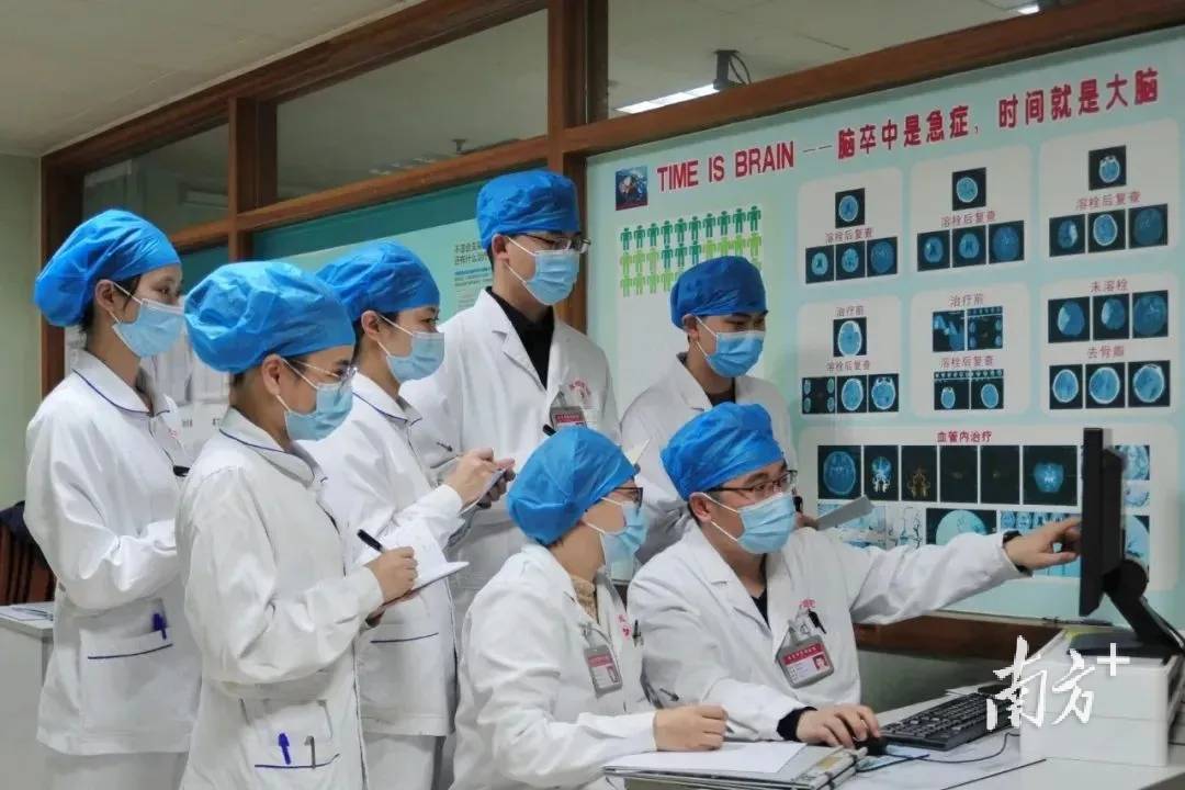 男子CT检查室突发脑梗、心跳骤停<strong></p>
<p>美国期货原油行情</strong>，厚街医院成功抢救