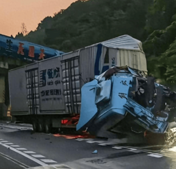 父子双双不幸遇难<strong></p>
<p>东方财富网原油</strong>，70多岁双亲至今不知情，亲属：他开车十几年了