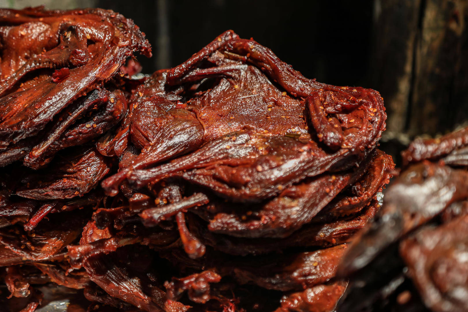 从越缅走私3万多只冻鸭制作酱板鸭<strong></p>
<p>东方财富网原油</strong>！湖南5人一审获刑