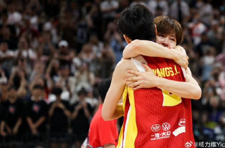 中国女篮队长杨力维亚洲杯表现引争议<strong></p>
<p>mt4原油代码</strong>，发文称“无愧无憾”，让黄思静别低头