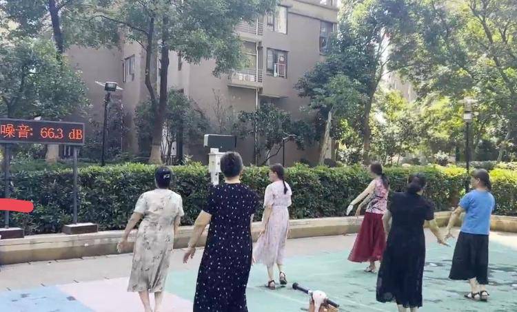 武汉一小区现“广场舞降噪神器” 生产商：产品售价3万<strong></p>
<p>原油历史价格</strong>，能将声波集中在目标区域