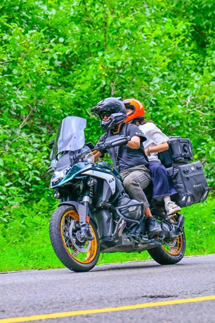 拍一天最多赚千元！追焦摄影师成为月入过万新职业？