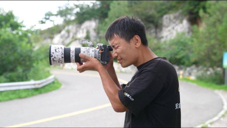 拍一天最多赚千元<strong></p>
<p>原油下跌的原因</strong>！追焦摄影师成为月入过万新职业？