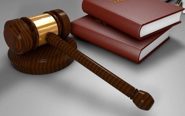 6岁男童在火车上起身时座椅回弹夹伤玩伴！伤者家属索赔5万元<strong></p>
<p>新浪原油价格</strong>，法院判赔1369元