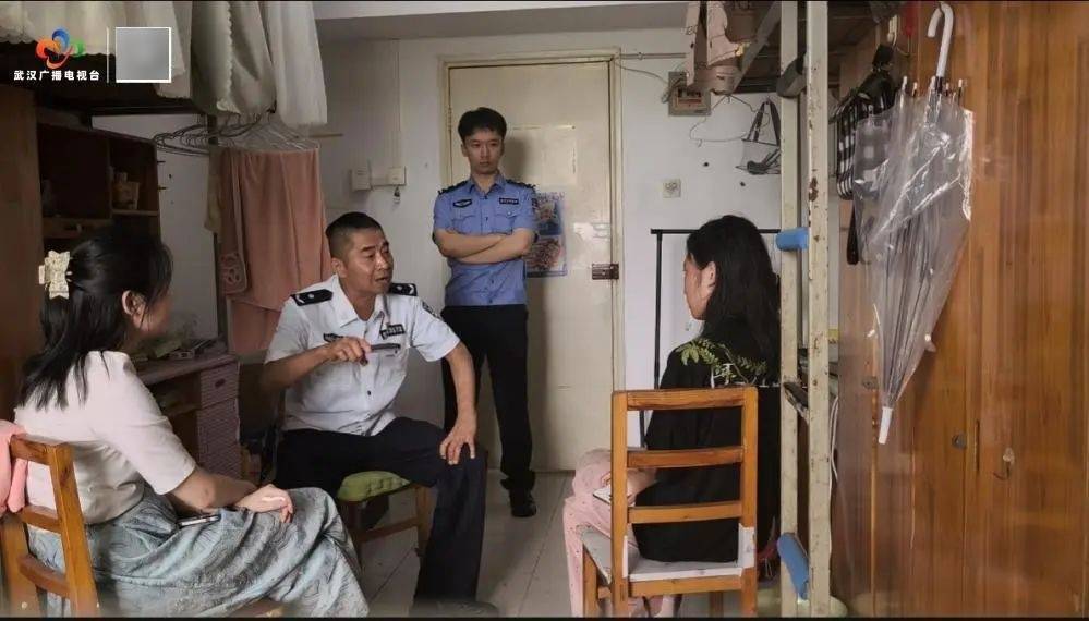 十分紧急！女研究生即将出境<strong></p>
<p>新浪原油价格</strong>，武汉警方火速拦截