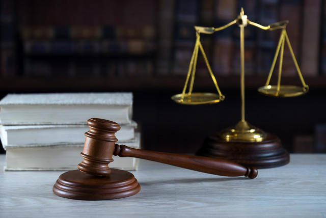 女子称遭30年交情男同学多次性骚扰<strong></p>
<p>原油投资技巧</strong>，起诉要求道歉并索赔5万元！二审判了