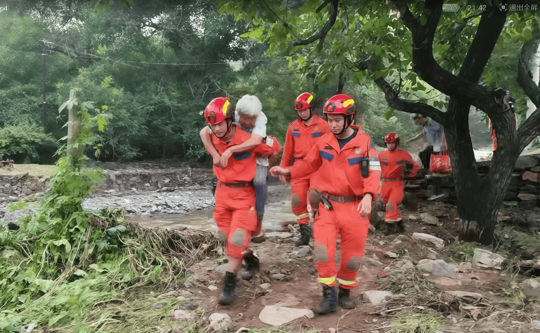 北京强降雨<strong></p>
<p>原油投资技巧</strong>！直击灾后紧急救援现场
