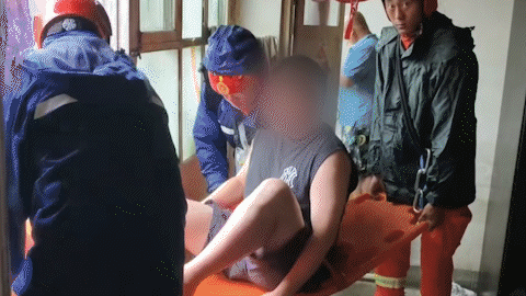 北京强降雨<strong></p>
<p>原油投资技巧</strong>！直击灾后紧急救援现场