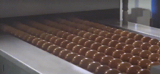 粘着鸡毛鸡屎的土鸡蛋<strong></p>
<p>正规交易原油平台</strong>，要先洗干净再放冰箱吗？