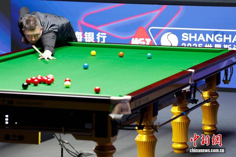 凯伦·威尔逊获得2025世界斯诺克上海大师赛冠军
