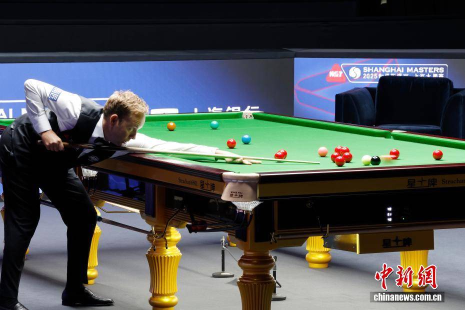 凯伦·威尔逊获得2025世界斯诺克上海大师赛冠军