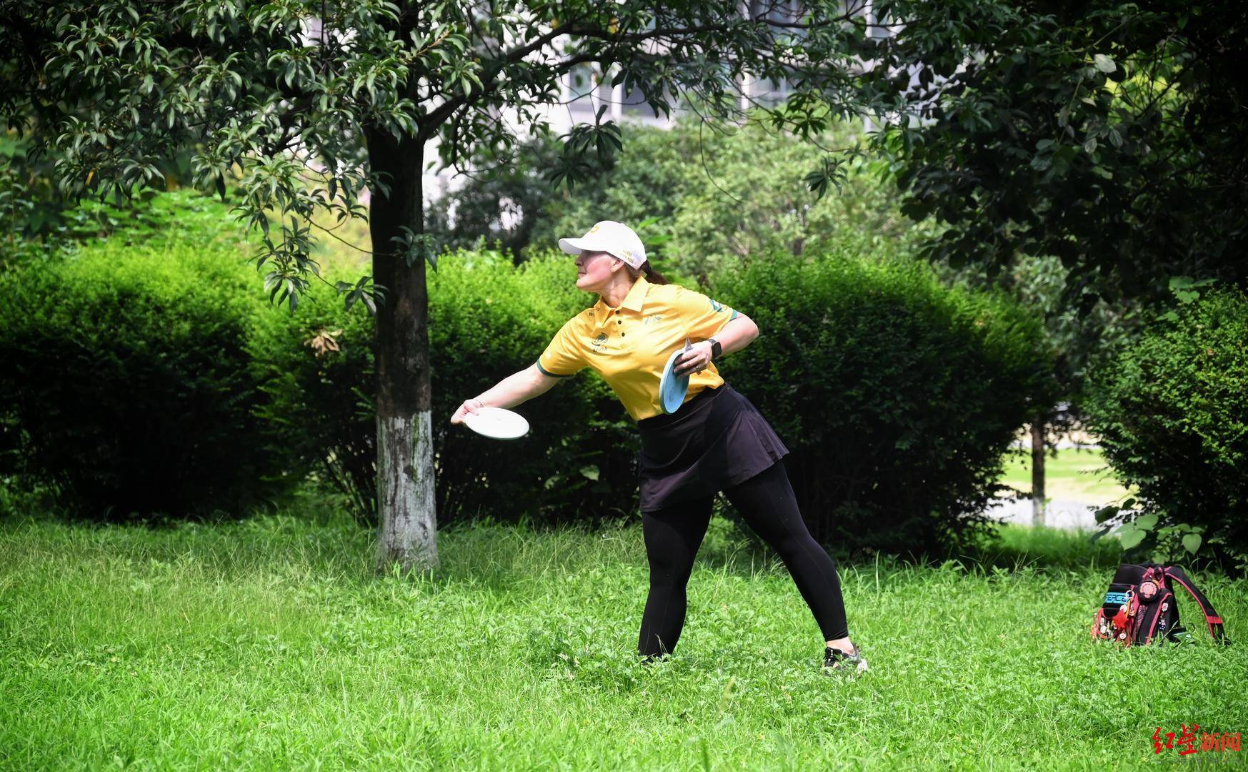 在成都的公园里<strong></p>
<p>原油运价指数</strong>，为世运会热身！澳大利亚掷准飞盘队特殊的赛前“体验”