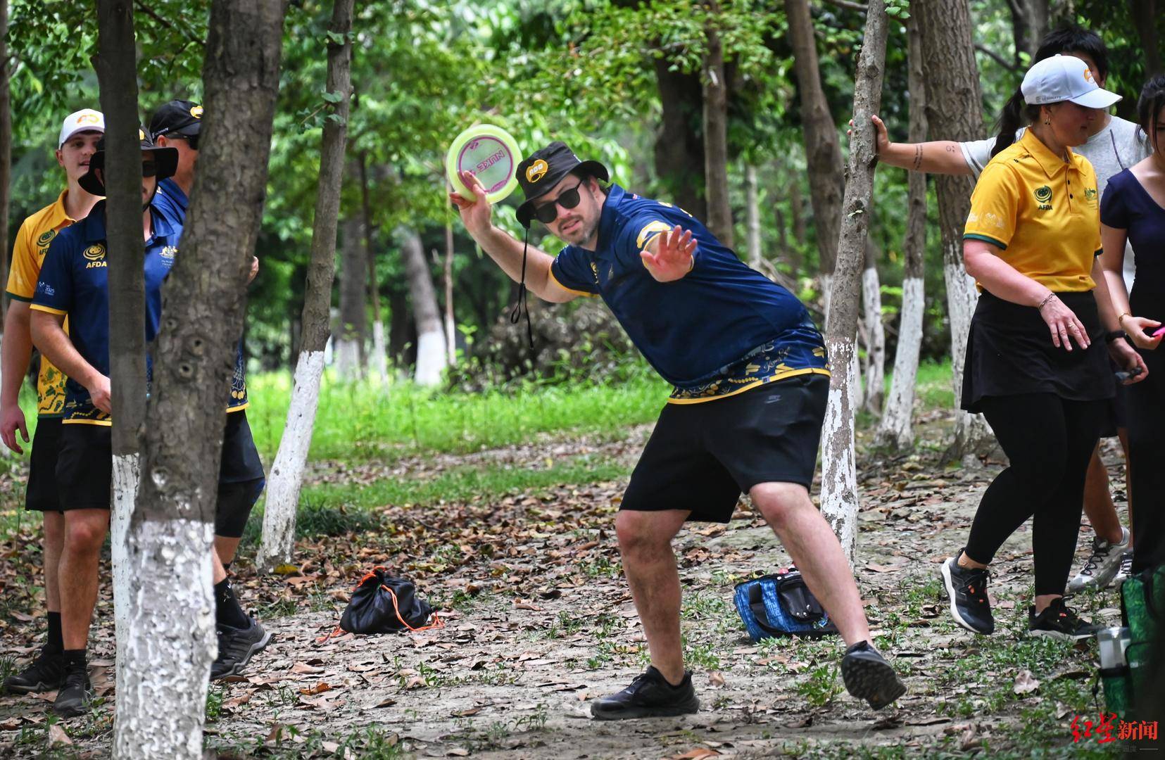 在成都的公园里<strong></p>
<p>原油运价指数</strong>，为世运会热身！澳大利亚掷准飞盘队特殊的赛前“体验”