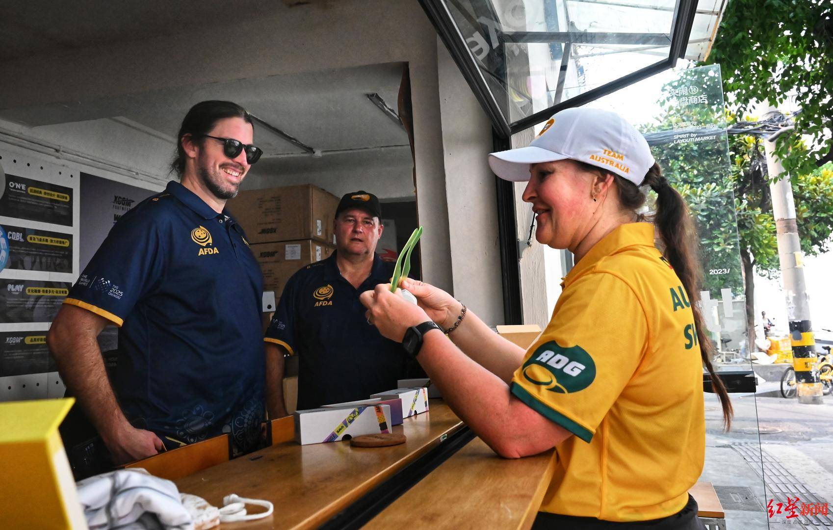 在成都的公园里<strong></p>
<p>原油运价指数</strong>，为世运会热身！澳大利亚掷准飞盘队特殊的赛前“体验”