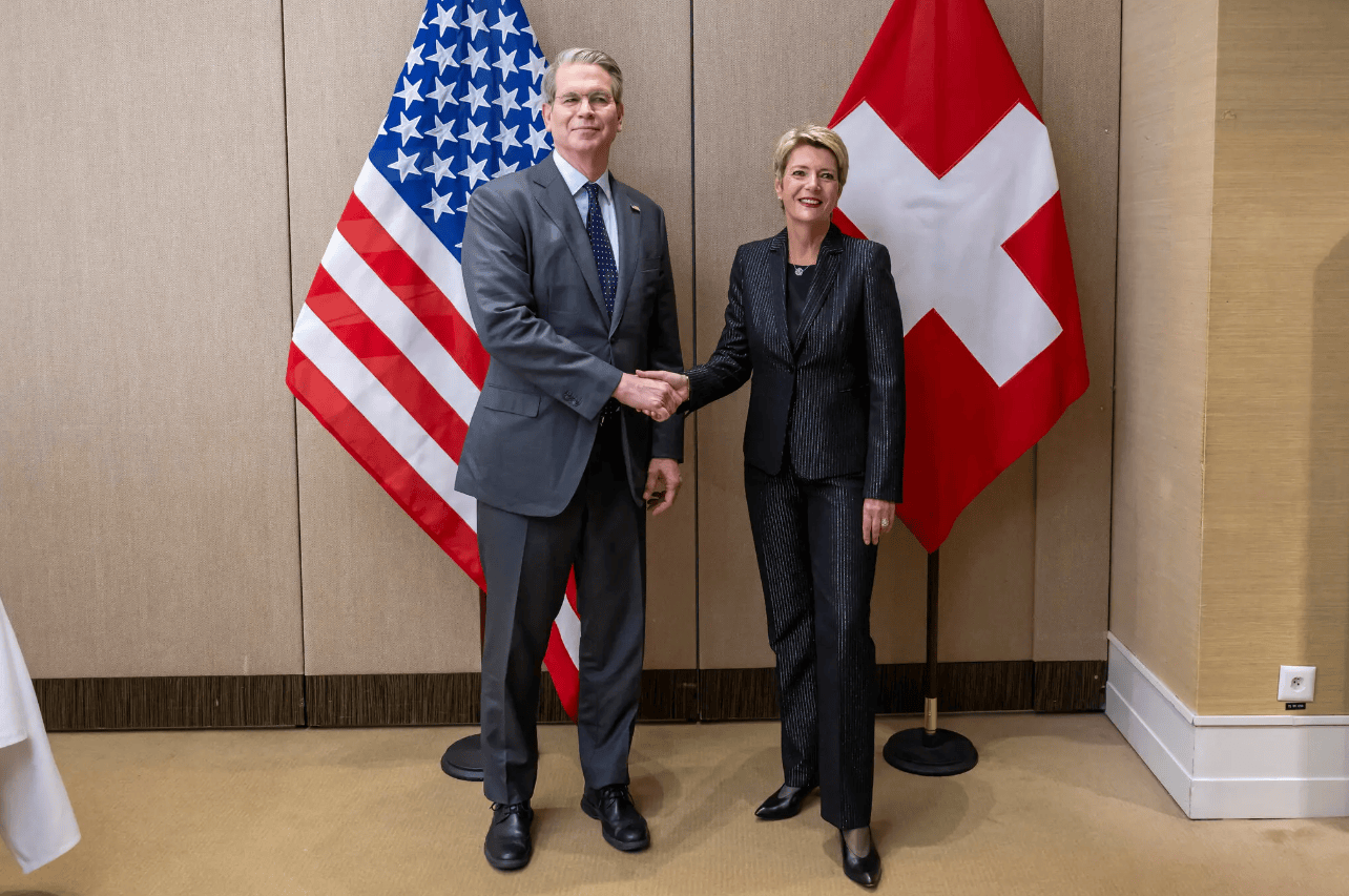 被收39%高关税<strong></p>
<p>原油运价指数</strong>，瑞士对美国近400亿美元贸易顺差有三分之二来自出口的金条