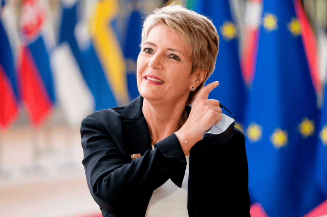 被收39%高关税<strong></p>
<p>原油运价指数</strong>，瑞士对美国近400亿美元贸易顺差有三分之二来自出口的金条