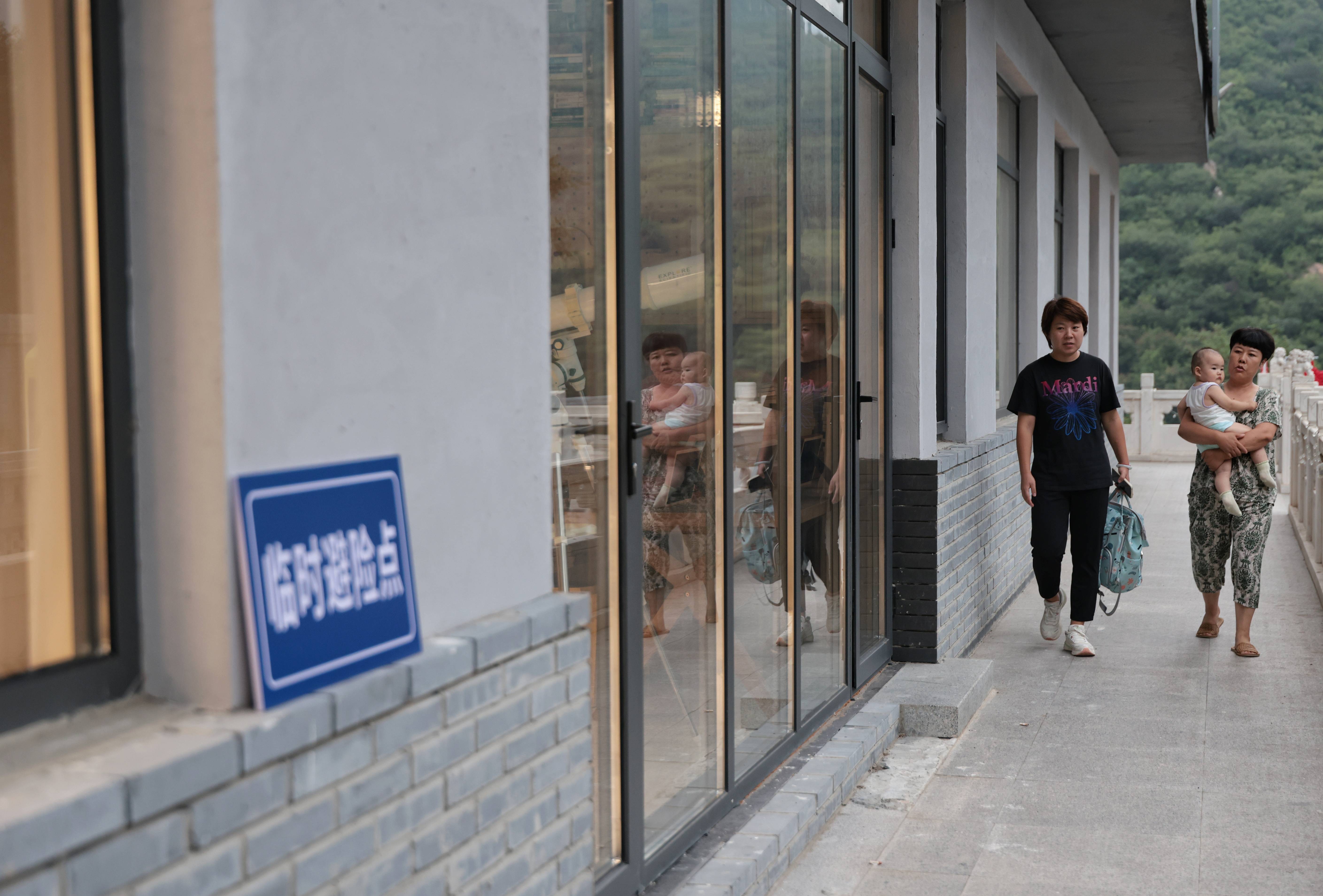 暴雨红色预警中<strong></p>
<p>原油运价指数</strong>，97岁老人住进深山里最安全的“乡村美育馆”