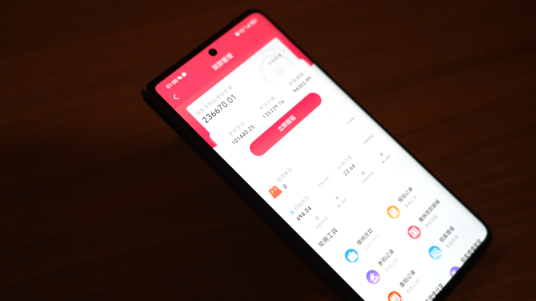突然暴雷<strong></p>
<p>原油练</strong>!总部人去楼空!警方:多人已被抓