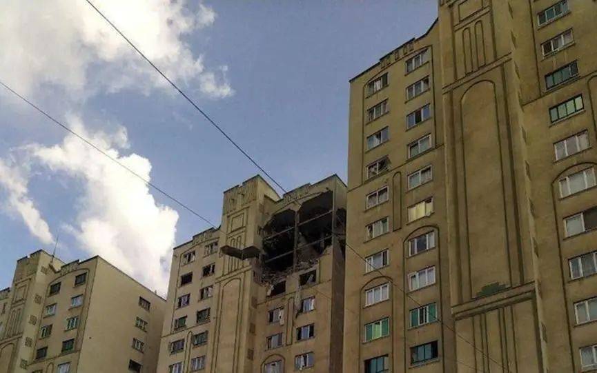 以色列杀害30多名伊朗科学家后<strong></p>
<p>原油练</strong>，英媒曝伊朗隐藏顶级科学家，“被转移到安全屋，与家人居住在一起”