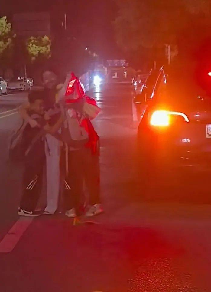 全程历时31天！41岁男子带两娃从深圳徒步回长沙：孩子从小没吃过苦<strong></p>
<p>原油下周</strong>，想锻炼一下