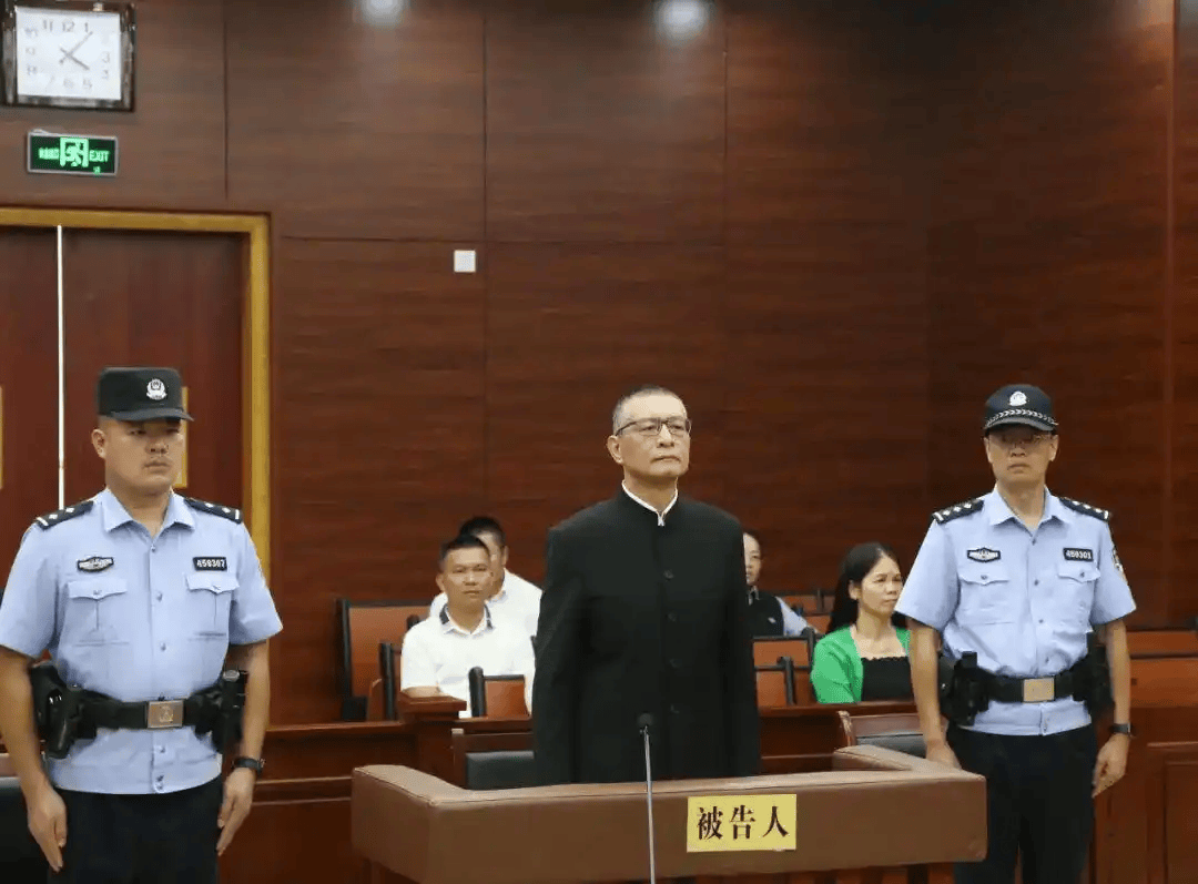 柳州市委书记：违建轻轨透支人民信任<strong></p>
<p>原油模拟</strong>，败坏党风政风，教训极其深刻