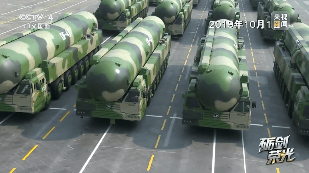 解放军目前对外公布的最先进武器系统之一<strong></p>
<p>原油提炼设备</strong>！央视揭秘