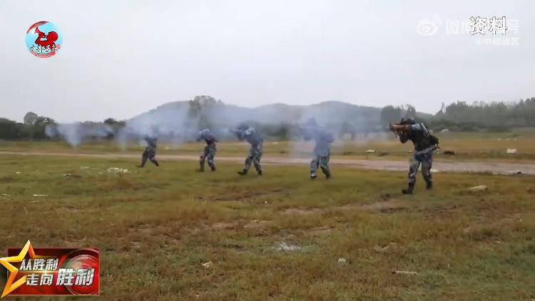 九三阅兵倒计时5天<strong></p>
<p>伊朗原油产量</strong>！空中梯队多型新机将首次受阅 队员练就“米秒不差”