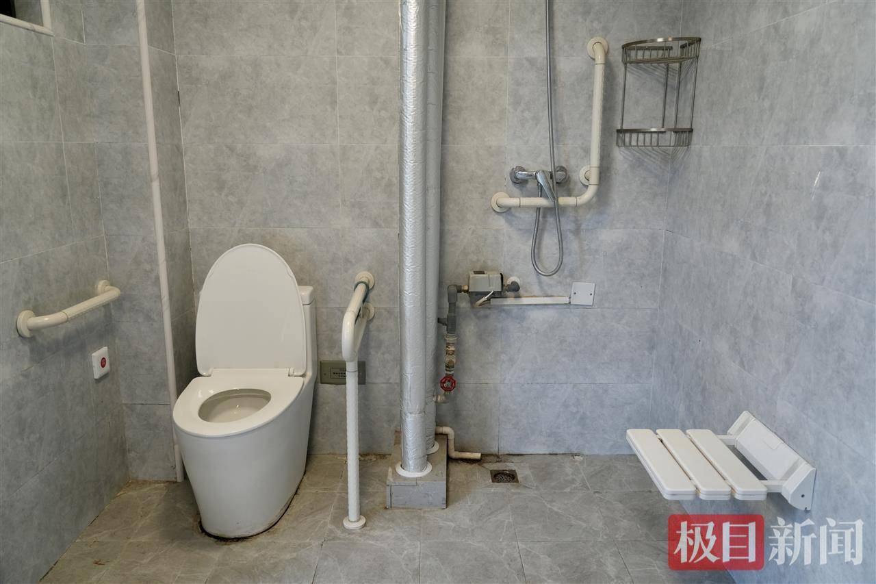 “玻璃娃娃”田艳青踏入武大校园！校方准备无障碍宿舍<strong></p>
<p>原油软件下载</strong>，母亲能同寝陪读