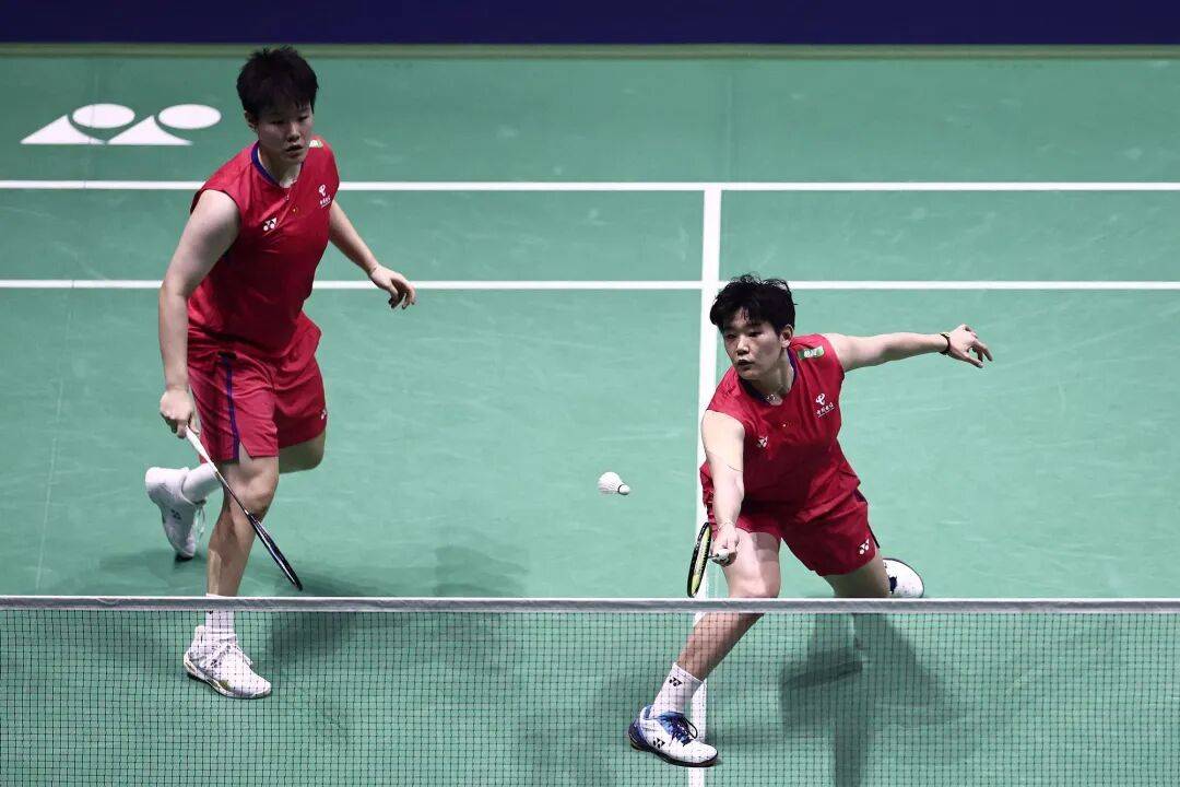 祝贺！石宇奇2比1逆转昆拉武特<strong></p>
<p>原油软件下载</strong>，获得羽毛球世锦赛男单冠军！