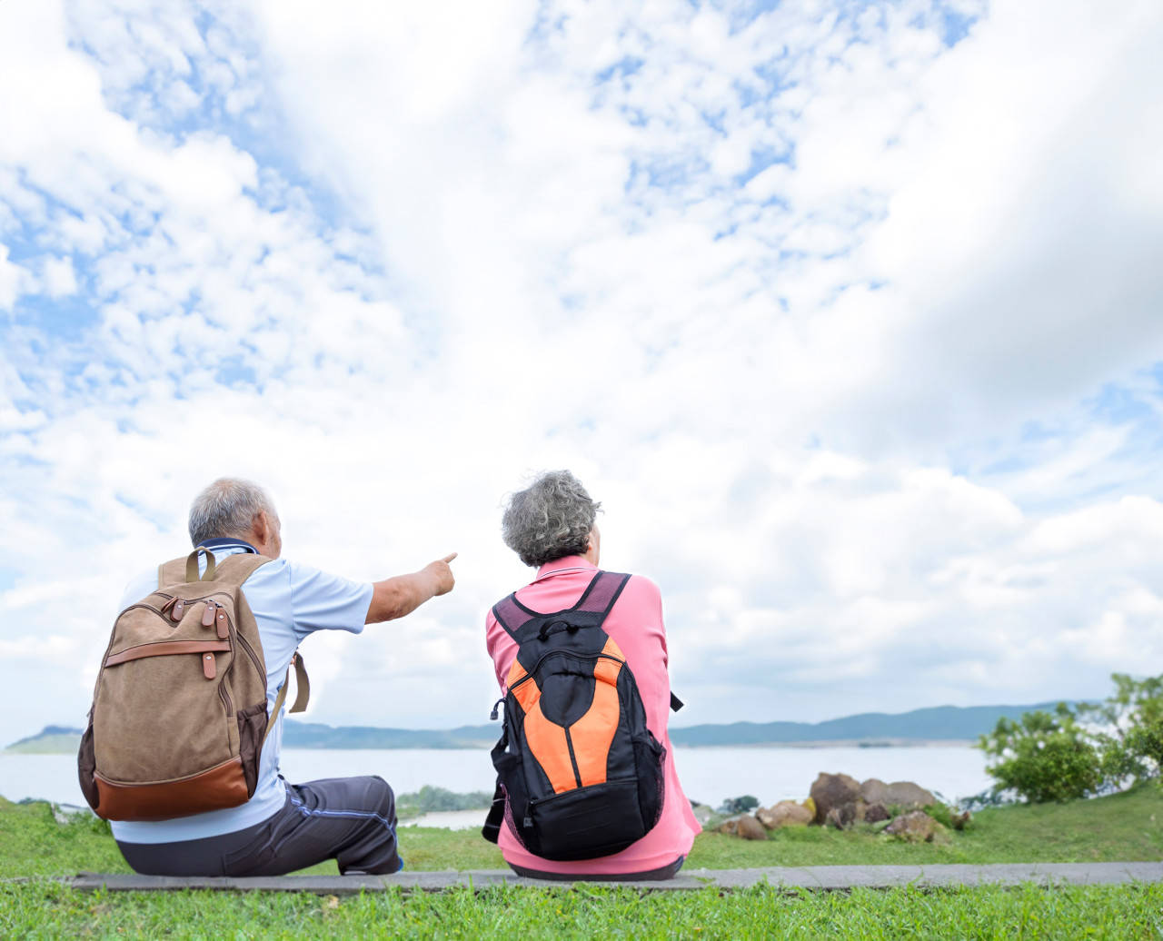 退休后<strong></p>
<p>原油软件下载</strong>，他们重新开始上班：“工资不高，图个开心”