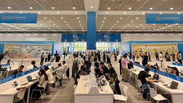 上合天津峰会22米巨幅壁画火出圈<strong></p>
<p>原油期货开户流程</strong>，这些中外元素你认出几个？