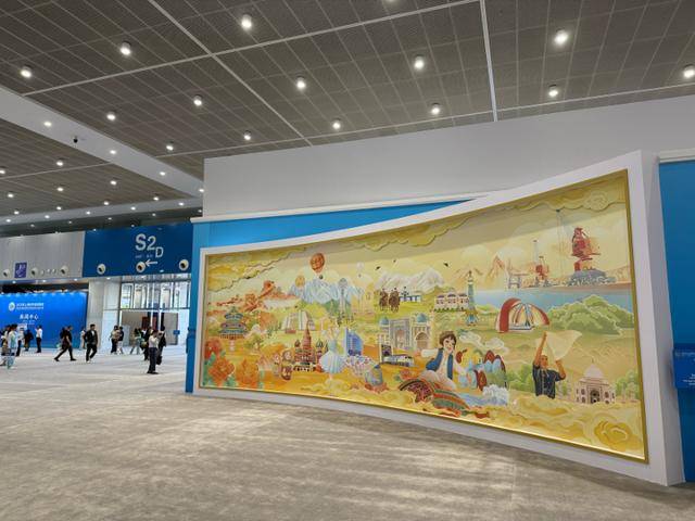 上合天津峰会22米巨幅壁画火出圈<strong></p>
<p>原油期货开户流程</strong>，这些中外元素你认出几个？