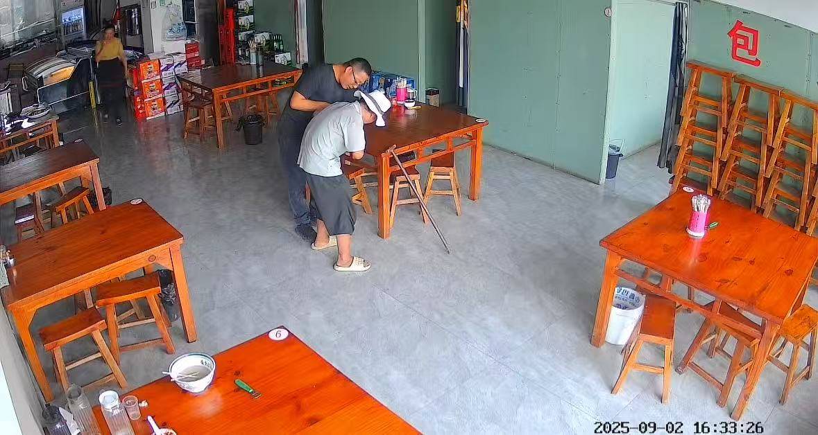 店门口大爷竹筐卖不动<strong></p>
<p>原油后期走势</strong>，河南周口面馆老板暖心发视频帮卖，网友隔空下单：我出钱你送人