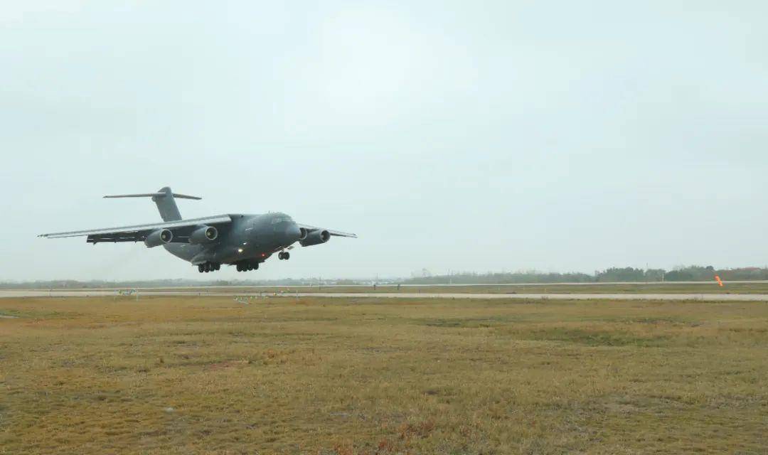 阅兵最帅女机长<strong></p>
<p>原油后期走势</strong>，是她！