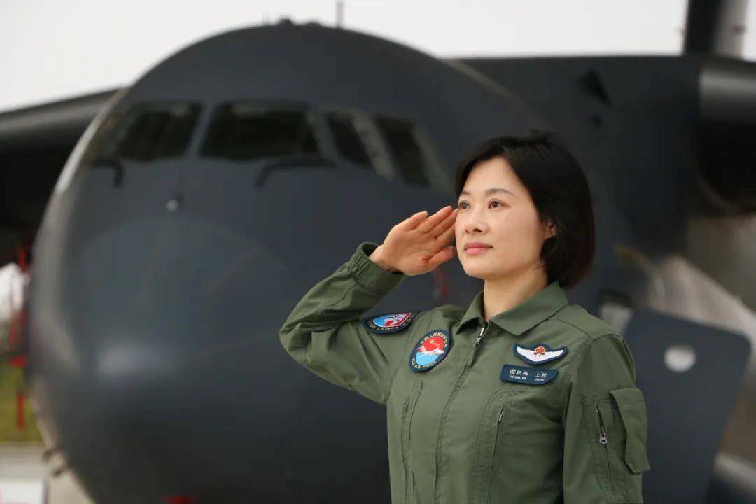 阅兵最帅女机长<strong></p>
<p>原油后期走势</strong>，是她！