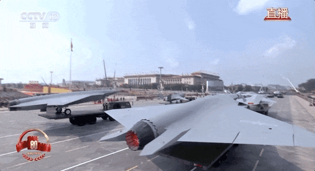 这就是咱们中国人的底气<strong></p>
<p>原油一桶多重</strong>！装备方队完整视频来啦